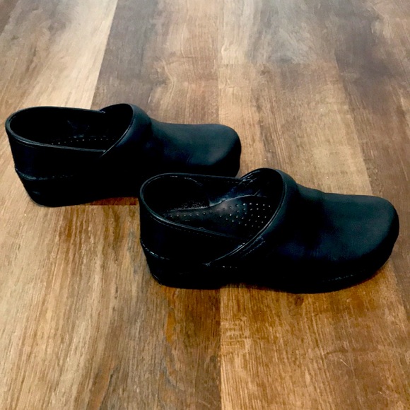 Dansko Professional Matte Black Clogs - Picture 4 of 7